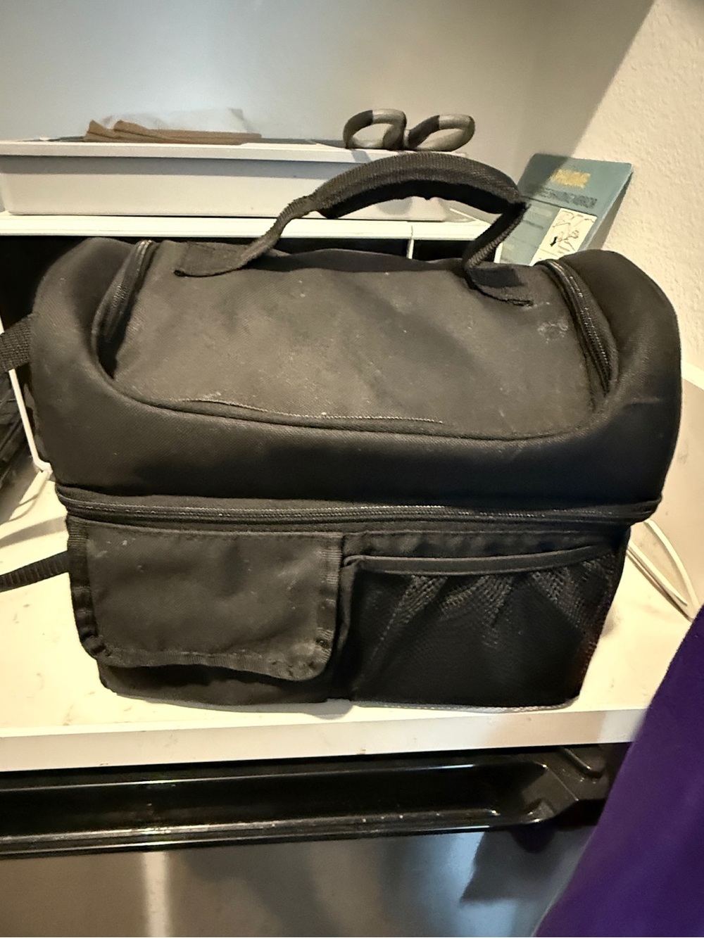 Black Men’s Carry Bag – Durable Everyday Travel Bag